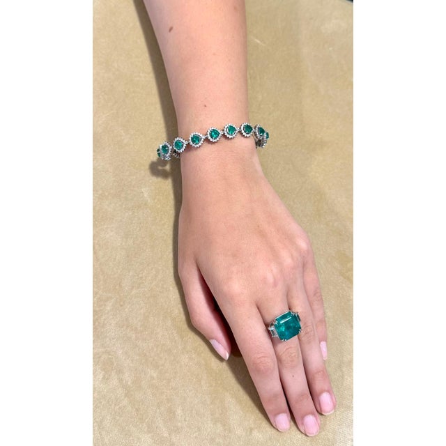 7.42 Cts Zambian Emerald Heart Shape Tennis Bracelet with Diamonds 14k Gold For Sale In New York - Image 6 of 18