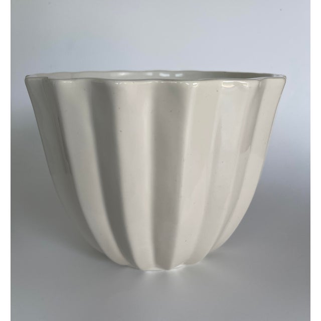 Art Deco 1950's White Glaze Ribbed Ceramic Art Deco Style Cachepot Planter For Sale - Image 3 of 7