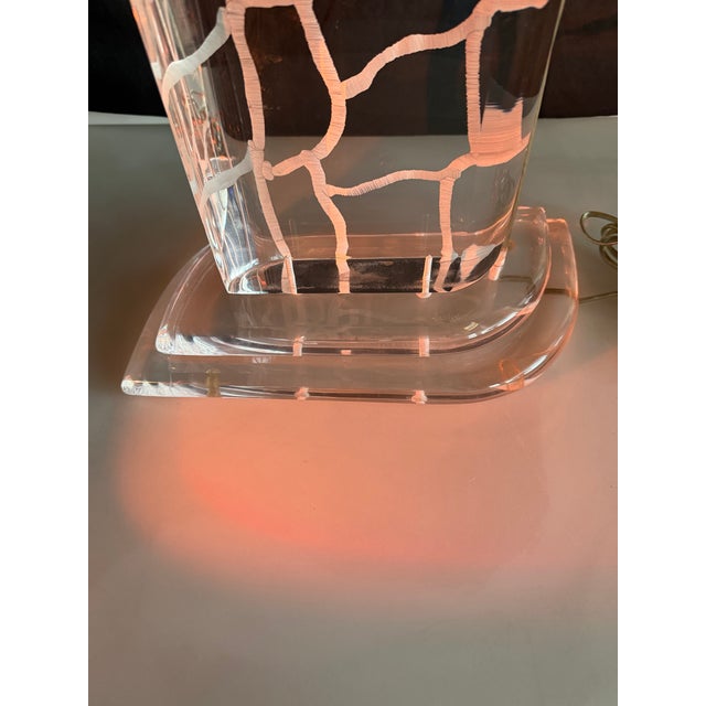 Metal Van Teal Postmodern Etched Lucite Table Lamp, Usa, C. 1980s For Sale - Image 7 of 12