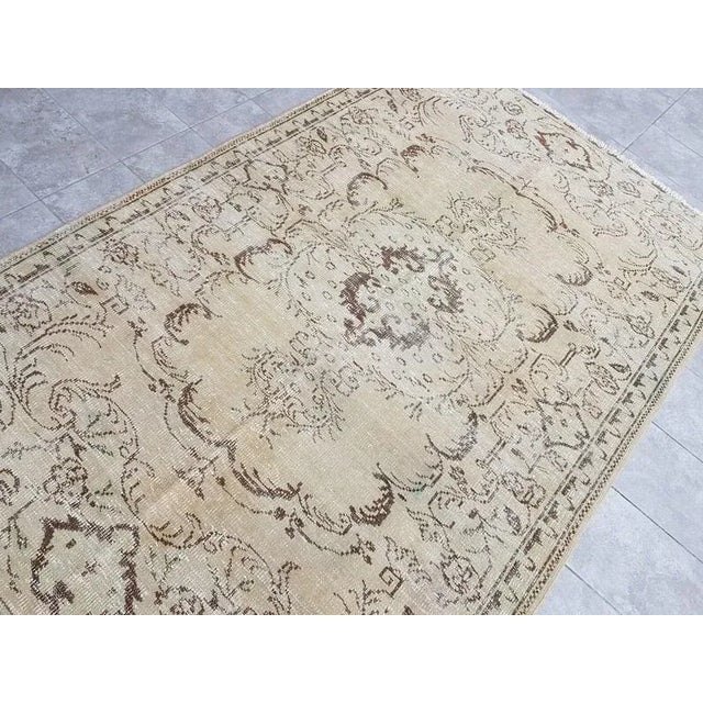 Textile 1960s Oushak Anatolian Wool Rug For Sale - Image 7 of 9