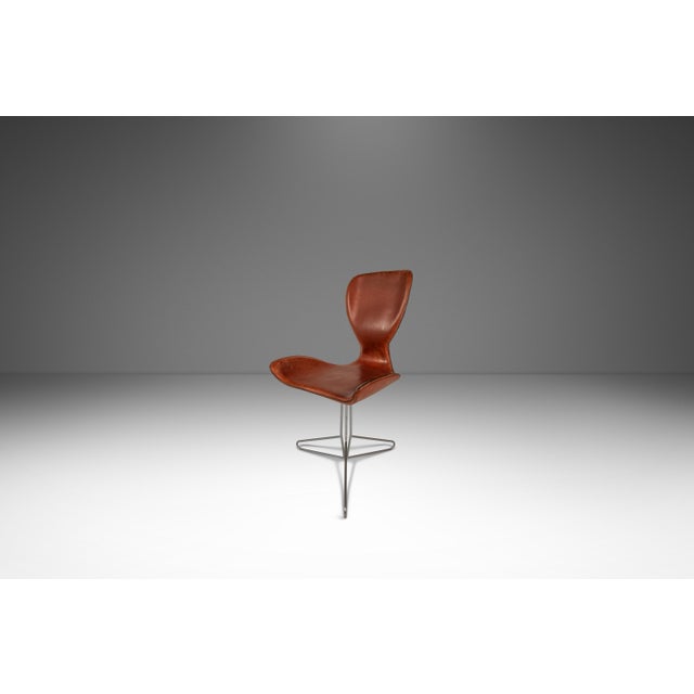 Arne Jacobsen Pair of Patinaed K2 Office Chairs by Kirsten Jones & Adam Bottomley for Koi After Arne Jacbonsen Series 7 Chair, Uk & Italy, C. 2000s For Sale - Image 4 of 18