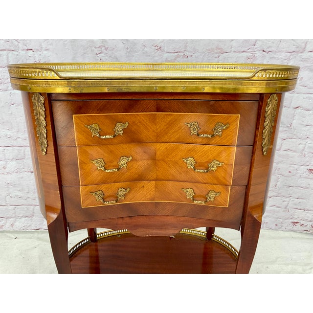 Elegant Louis XV Side Tables With Marble Tops and Brass Accents - A Pair For Sale - Image 15 of 17