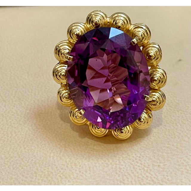 50 Carat Amethyst Cocktail Ring in Solid 18 Karat Yellow Gold 29 Grams For Sale - Image 17 of 18