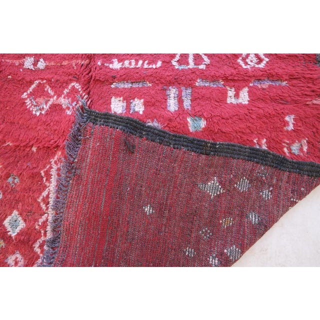 1970's Moroccan Rehamna Wool Rug - 8.3 X 6 Ft For Sale In Cleveland - Image 6 of 9