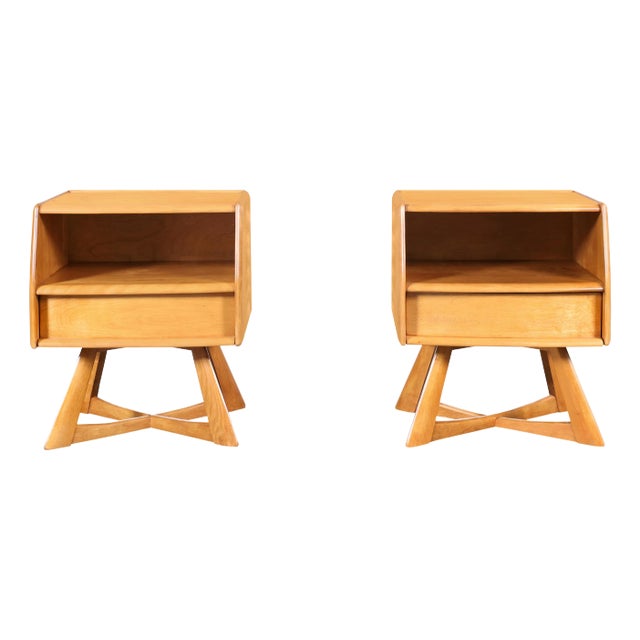 Mid-Century Modern Maple Nightstands by Heywood-Wakefield, Model M-778 For Sale