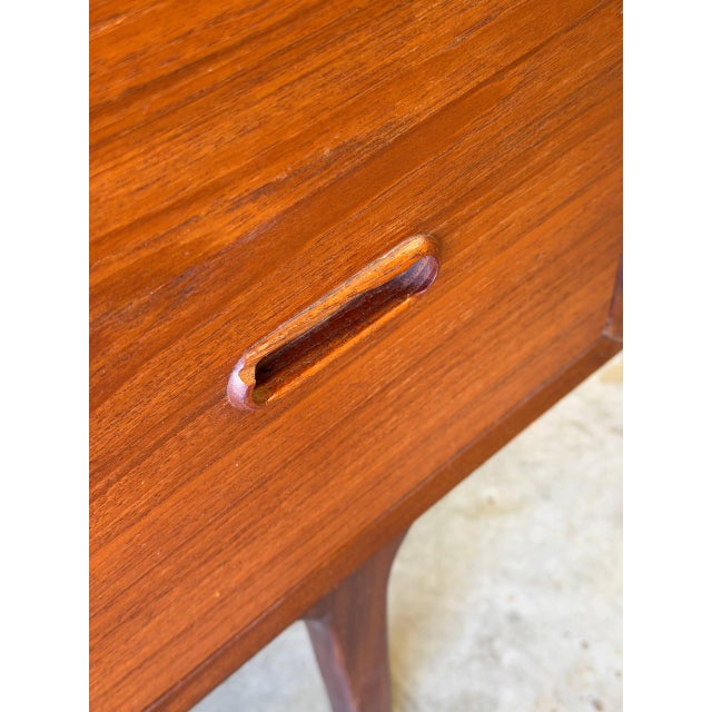 Vintage Danish Teak Dressing Table Dresser – Mid Century Modern Vanity 1960s For Sale - Image 10 of 10