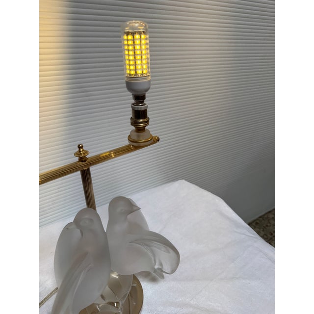 French Mid 20th Century Lalique Ariane Glass Doves Table Lamp For Sale - Image 3 of 12