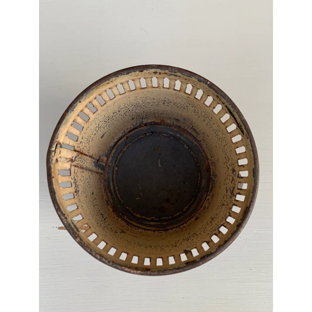 French Red & Gold Tole Cachepot With Lion Head Handles and Pierced Gallery Rim For Sale - Image 9 of 10