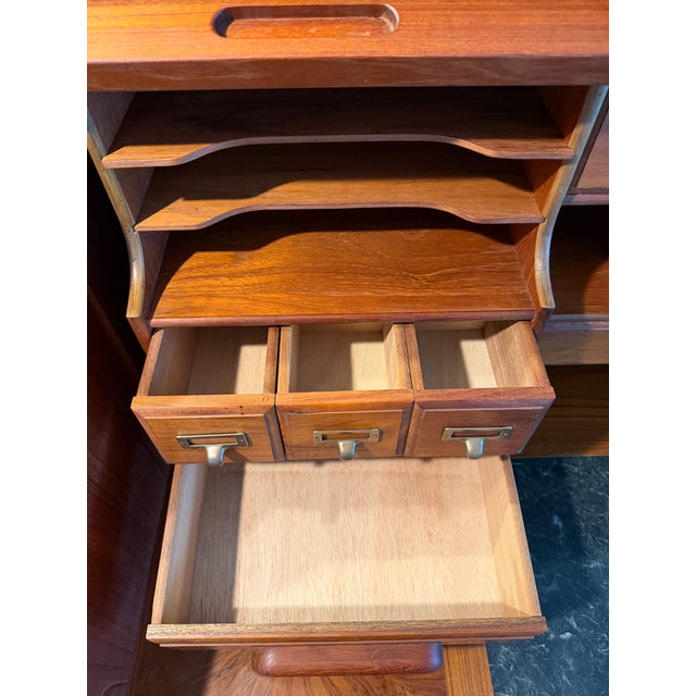 Brown Vintage Postmaster Rolltop Desk For Sale - Image 8 of 18