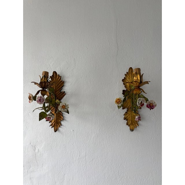 19th Century Italian Tole and Porcelain Roses Polychrome Sconces Vibrant For Sale - Image 4 of 7
