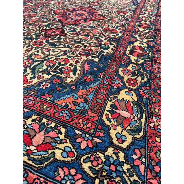 Vintage Bakhtiar Rug in Wool, 1920s For Sale - Image 9 of 18