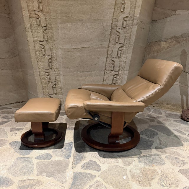 1990s Stressless Leather Recliner and Ottoman Norway Ekornes Scandinavian Modern For Sale - Image 5 of 10