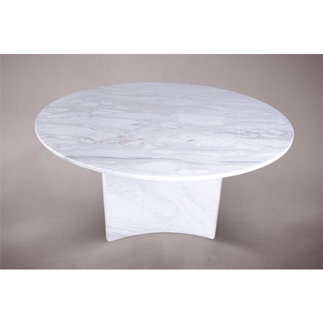 We take pride in introducing our exquisite Volakas Marble Round Dining Table, perfect for adding a touch of sophistication...