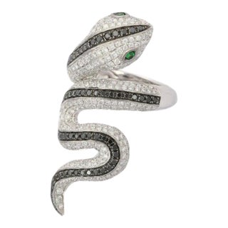 18k Gold Nature-Inspired Black & White Diamond Snake Cocktail Ring Size 7 For Sale