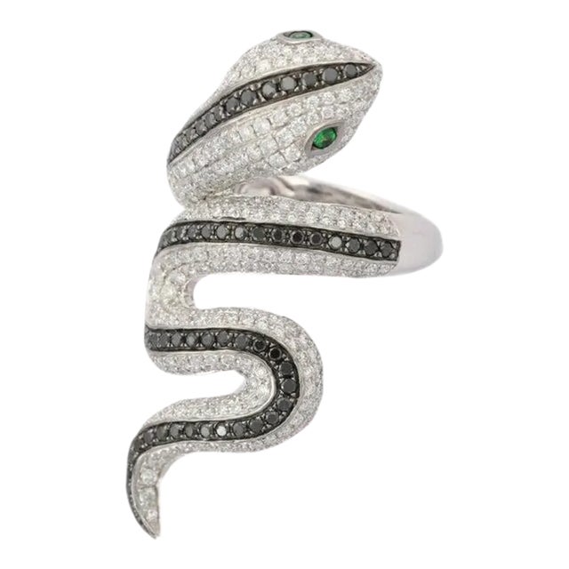 18k Gold Nature-Inspired Black & White Diamond Snake Cocktail Ring Size 7 For Sale