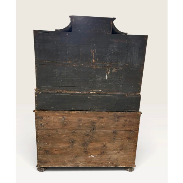 Goldenrod 18th Century German Baroque Walnut Veneer & Marquetry Bureau Cabinet For Sale - Image 8 of 12