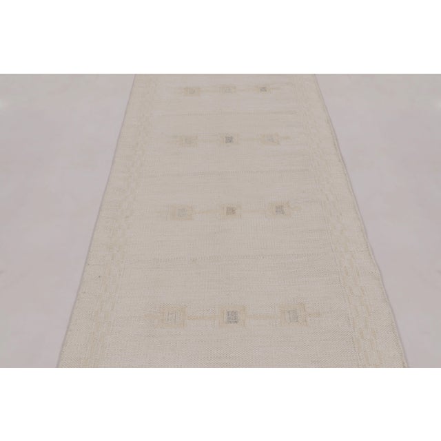 Rug & Kilim Rug & Kilim’s Scandinavian-Inspired Runner Rug, Minimalist Geometric Patterns For Sale - Image 4 of 8