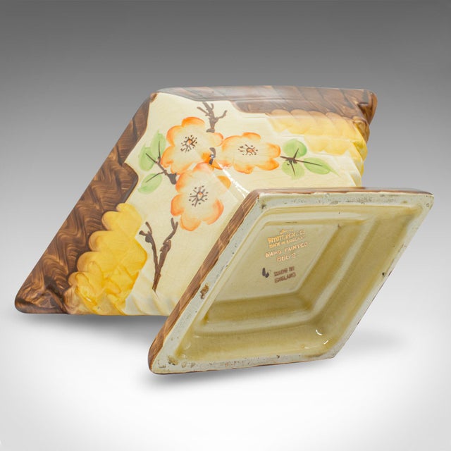 Ceramic 1930's Vintage Art Deco Flower Vase For Sale - Image 7 of 9