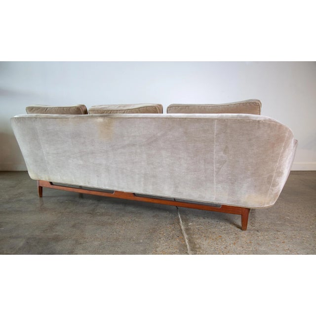 1950s Jens Risom Model 2516 Sculptural Sofa Gray Velvet and Walnut Base For Sale - Image 6 of 7