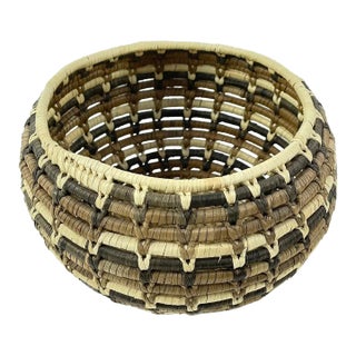 Early 20th Century Zulu Basket South Africa 9inch MATTER COLLECTION For Sale