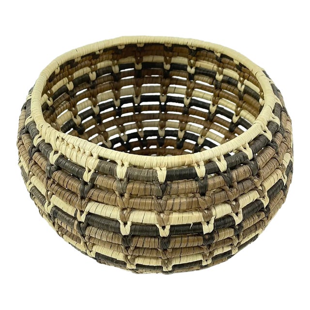 Early 20th Century Zulu Basket South Africa 9inch MATTER COLLECTION For Sale
