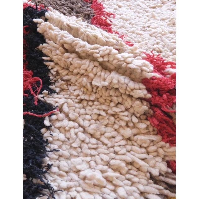Tribal Moroccan Berber Rug With Bold Chevron Tribal Design - 5.6 X 2.6 Ft For Sale - Image 3 of 8