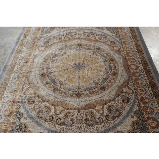 Hand-knotted in natural silk, this 6x8 contemporary rug is a magnificent transitional masterpiece from Rug & Kilim’s...