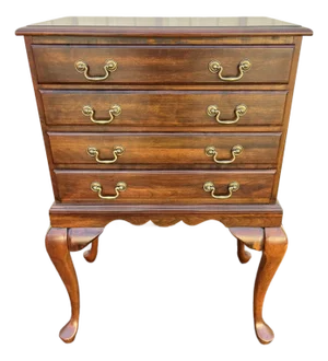 1970s Cresent Furniture Queen Anne Cherry 4-Drawer Lined Silver Flatware Chest