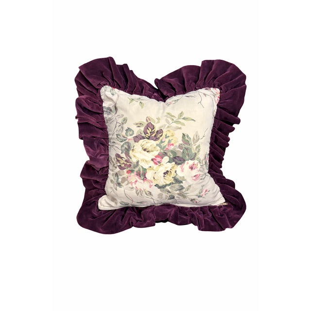 English Romantic Pair of Vintage Floral Pillow Covers in the Spirit of 1990s Ralph Lauren Home. For Sale - Image 3 of 12