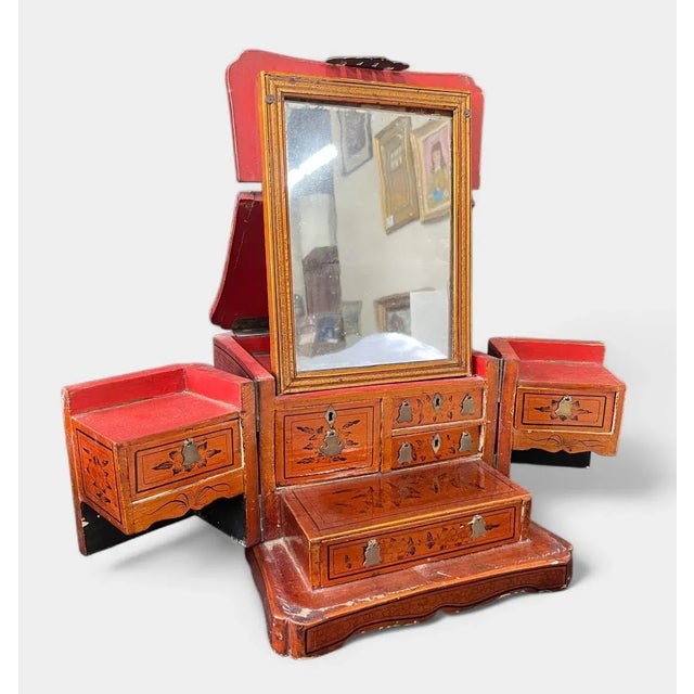 PLEASE VIEW ALL PHOTOS FOR PROPER CONDITION ASSESSMENT. Measures approx: 14" x 10 1/2" x 8 1/4". Has a beautiful floral...