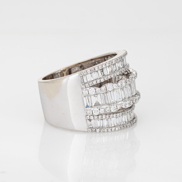 1970s 3.48ct Diamond Cigar Band Sz 8.25 Ring Mixed Cuts 18k White Gold Fine Jewelry For Sale - Image 4 of 6