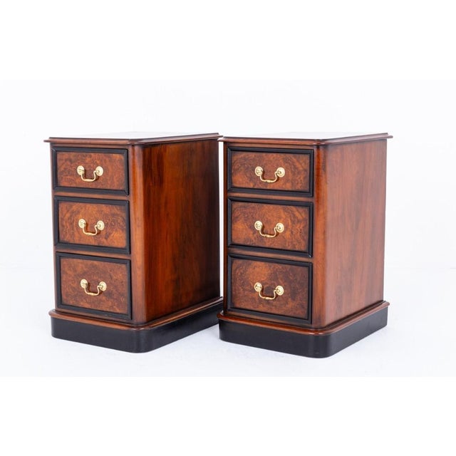 Victorian Walnut Nightstands 1860, Set of 2 For Sale - Image 5 of 5
