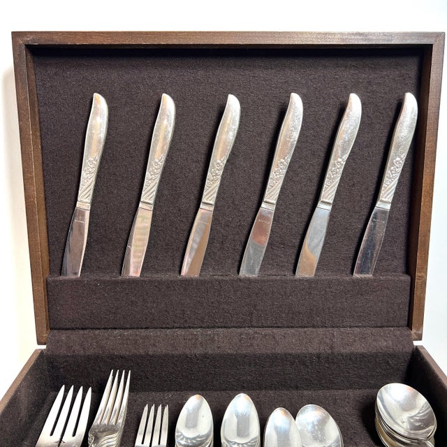 Vintage mixed set of Wm. Rogers "Wildwood I—Always" Silverplate flatware. The set includes the following pieces along with...