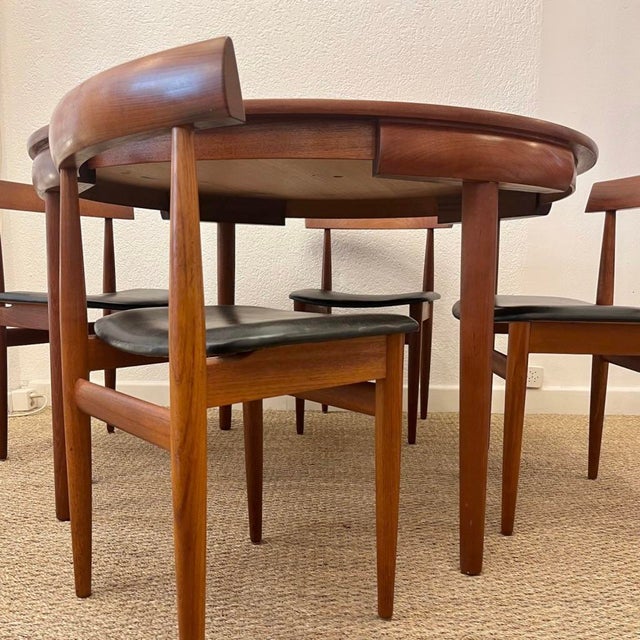 Wood Vintage Roundette Dining Set in Teak and Black Leather by Hans Olsen for Frem Rojle, Denmark, 1950s, Set of 5 For Sale - Image 7 of 16