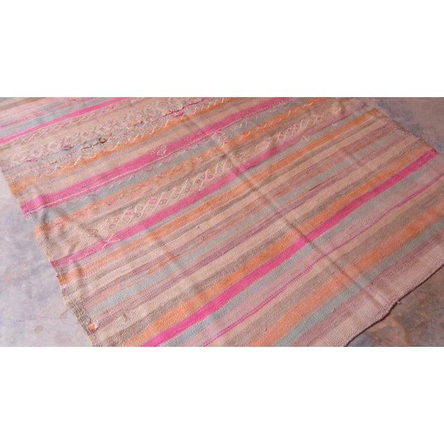Moroccan 1980s Striped Vintage Flatweave Rug - 10.1 X 5.22 Ft For Sale - Image 3 of 10