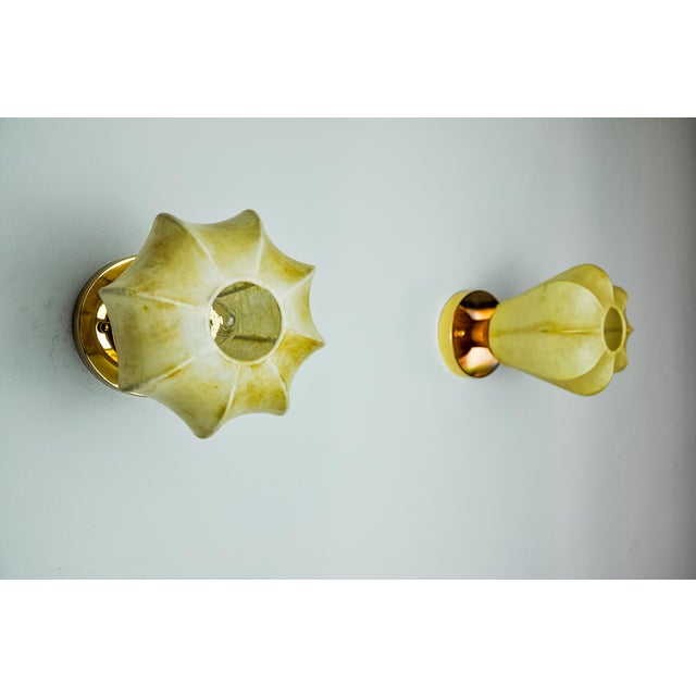 Hollywood Regency Cocoon Wall Lights in Resin and Pine, Italy, 1970s, Set of 2 For Sale - Image 3 of 9