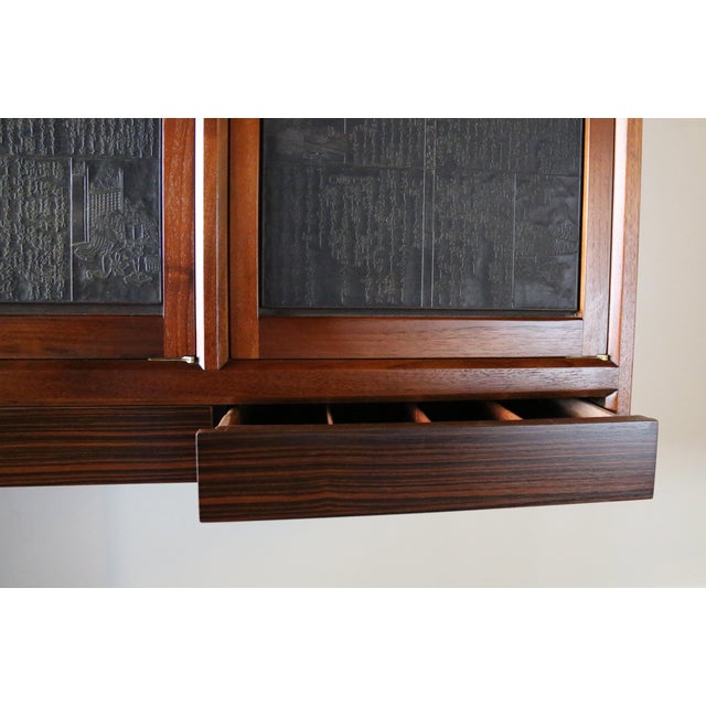 Wood 1950s Edward Wormley for Dunbar Walnut and Chinese Print Block Floating Credenza For Sale - Image 7 of 10
