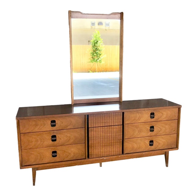 Mid-Century Modern Mirror by Bassett Furniture Nine Drawer Dresser