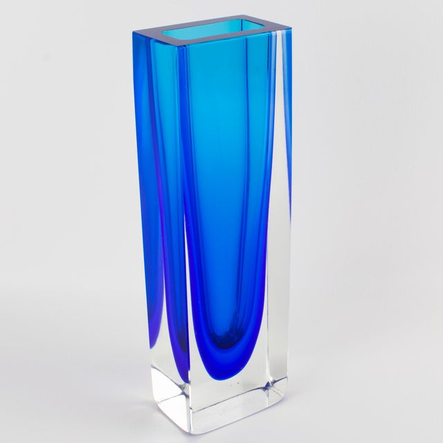 An exceptional mid-century Murano artistry, this stunning sculptural Sommerso vase by celebrated Italian designer Flavio...