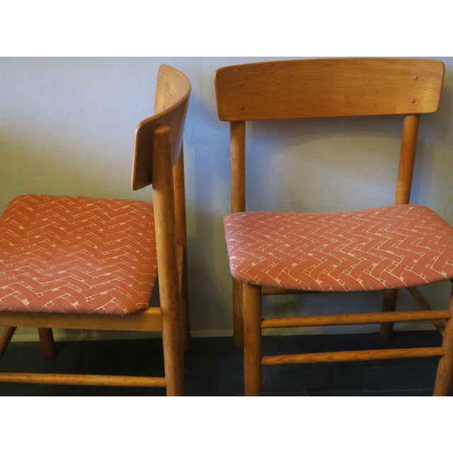 Mid-Century J39 Shaker Chairs in Elm by Børge Mogensen for Farstrup Møbler, 1950s, Set of 2 For Sale - Image 6 of 11