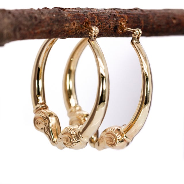 Animal Inspired Estate Hoop Earrings in 14k Solid Gold| Latch Back Closure, 31mm For Sale - Image 4 of 7