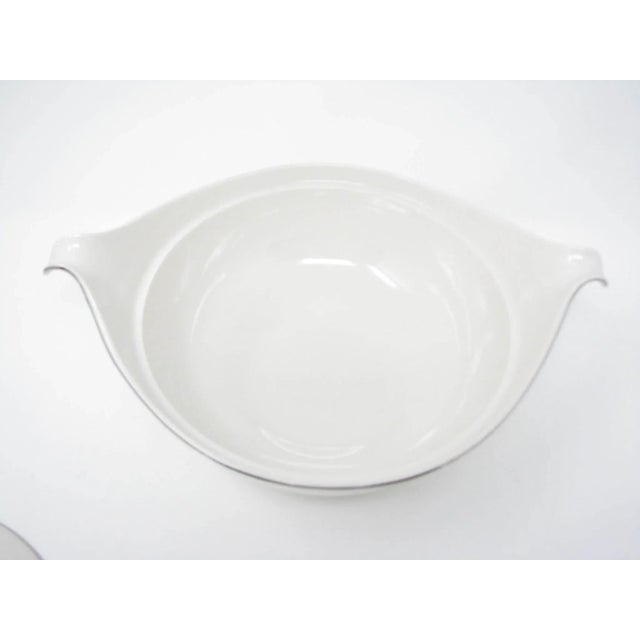 White Vintage John Gilkes Holiday Heirloom White China Lidded Serving Bowl Dish With Brass Finial and Curved Handles For Sale - Image 8 of 13