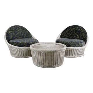 Postmodern White Woven Rattan Armchairs & Coffee Table Lounge Set, 1970s, Set of 3 For Sale