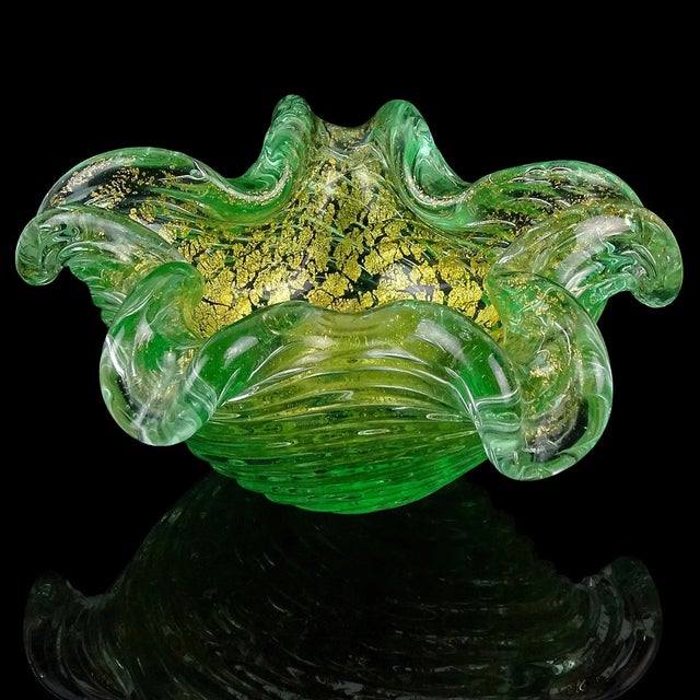 Barovier Toso Murano Vintage Green Bubbles Gold Flecks Italian Art Glass Flower Star Shape Bowl For Sale In Orlando - Image 6 of 9