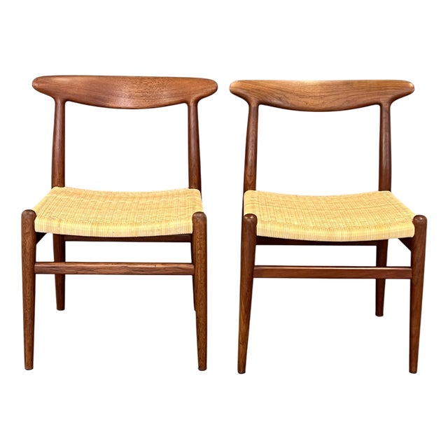 Vintage Chairs Model W2 by Hans J. Wegner for C.M. Madsen, Set of 2 For Sale