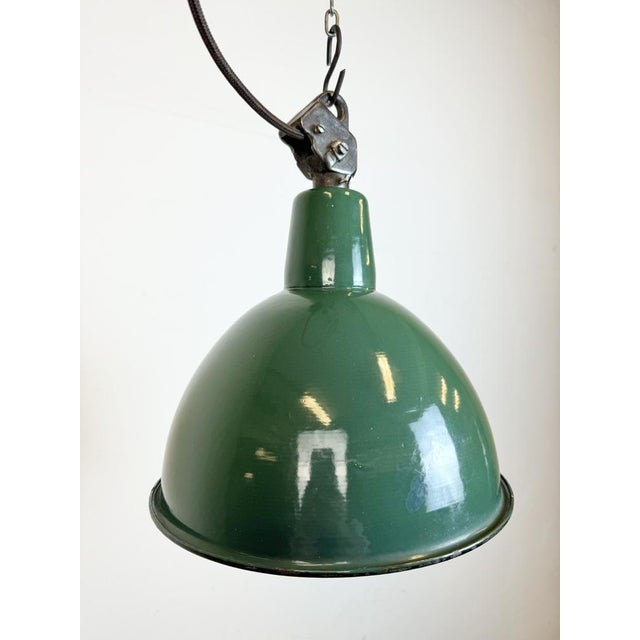 Industrial Green Enamel Factory Lamp with Cast Iron Top, 1960s For Sale - Image 6 of 18