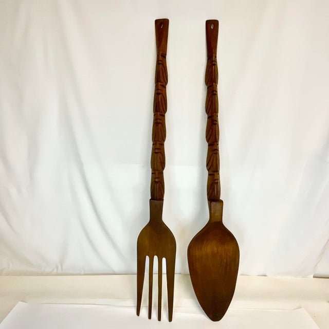 1970s Vintage Boho Chic Coastal Tiki Island Style Hand-Carved Wooden Fork & Spoon Sculptural Wall Objects - A Pair For Sale - Image 4 of 9