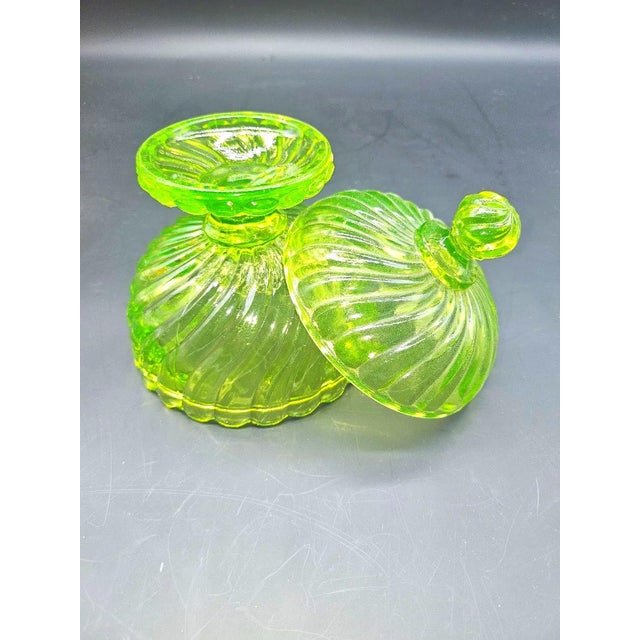 Antique Baccarat Bonbonnière in Uralin For Sale - Image 9 of 10