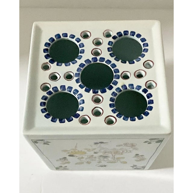 Vintage Polychrome Dutch Delft Frog Vase For Sale In Philadelphia - Image 6 of 9