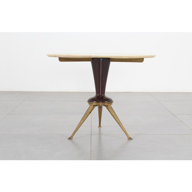 1950s Mid-Century Modern Marble with Wood and Brass Round Coffee Table by Osvaldo Borsani, 1950s For Sale - Image 5 of 13